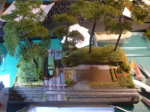 Bauphase 3 - Bäume, Fahrzeug und Garten